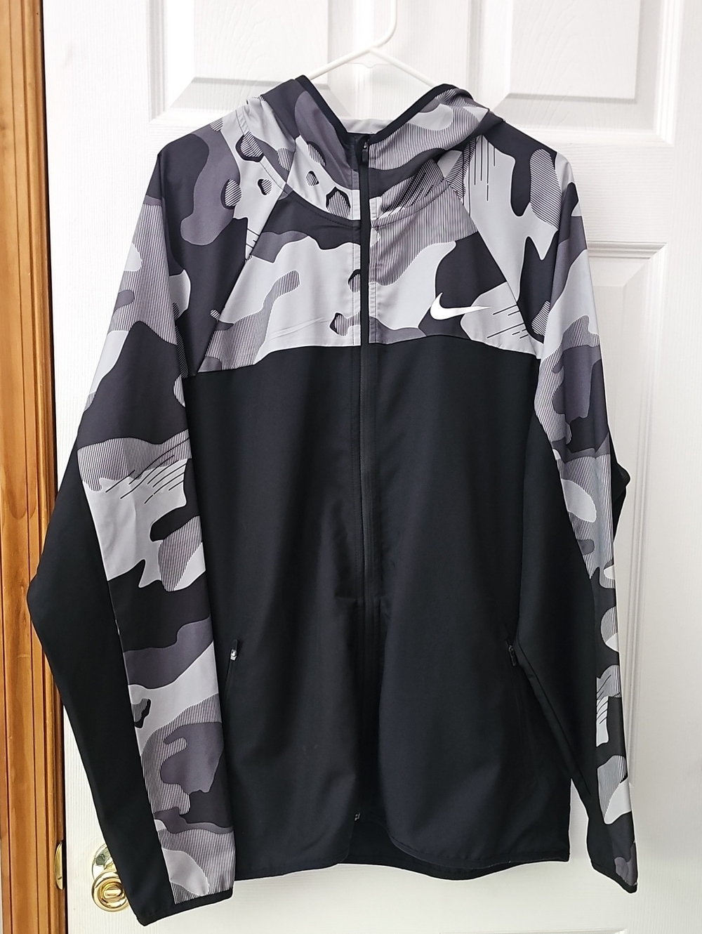Nike Black & Gray Camo Full-Zip Hooded Jacket